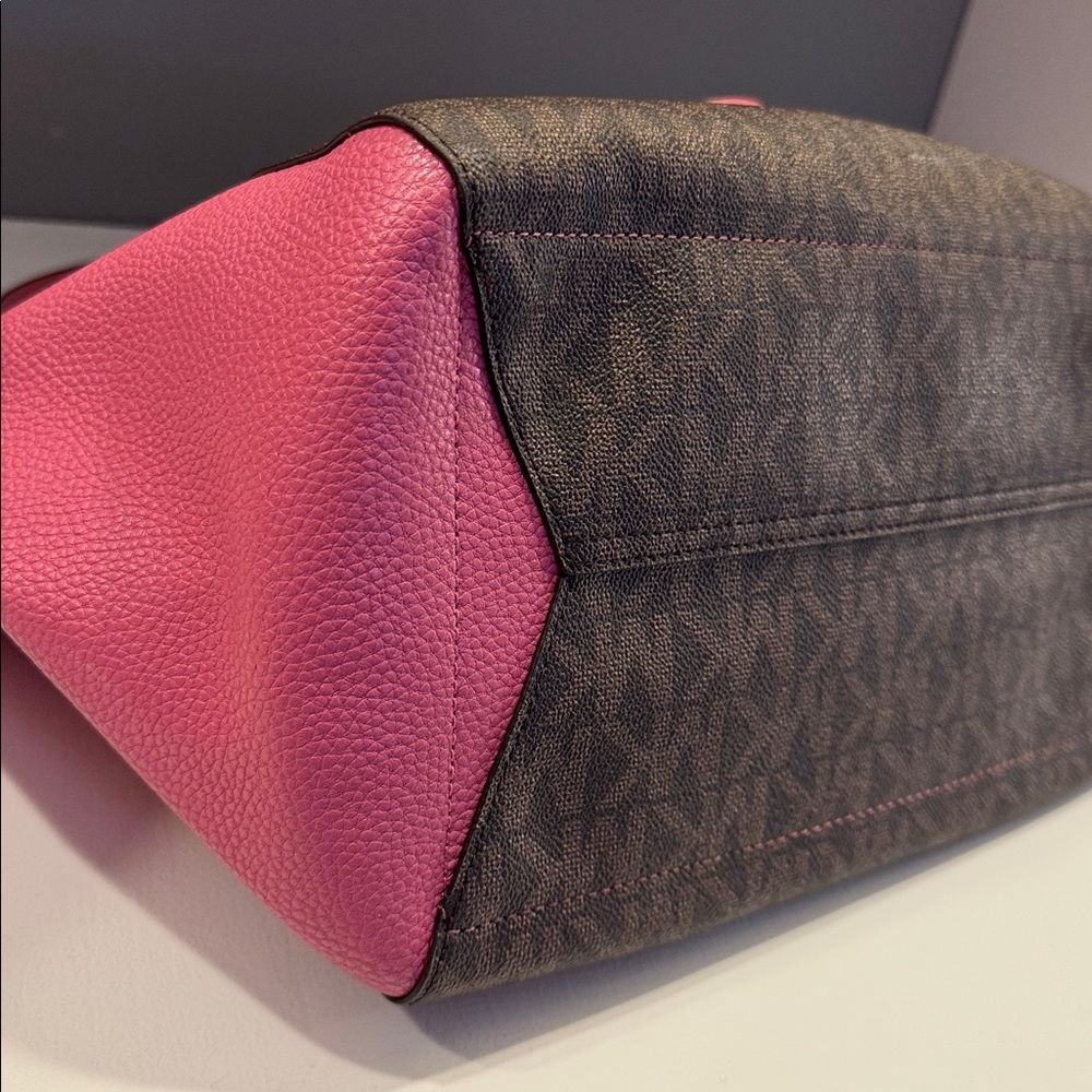 Michael Kors Pink and Brown Tote Bag - Picture 4 of 8